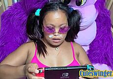 Филипинка са плишаним репама 18+ игра видео игре са рашчупаном косом