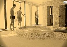 Hei, vrei să te alături distracției noastre de trio în jacuzzi Staxus?