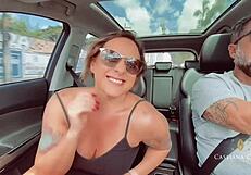 Еј, мислиш да бих могао да одолим док ми га пуши у колима док не буде пуна сперме?