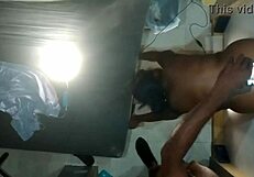 35-40 letá MILF šuká venku na veřejnosti