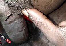 Abuela recibe otra polla negra en escena MILF interracial de barrio