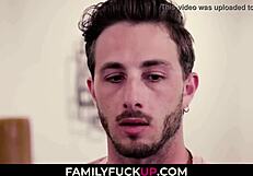 패밀리팍업: 알루라 젠슨의 가짜 가슴이 의붓아들 루카스 프로스트를 대담하게 유혹