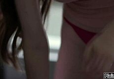 Eh, betul ke ayah tiri ambik keperawanan kau macam tu?