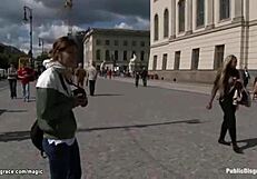 Sclavă română goală călărește tare în public