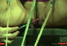 Onderdanige Milf Gekweld door Wrede Meester