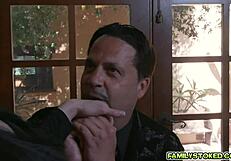 Породица Адамс полуди са прљавом оргијом у уклетој вили