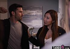 היי, ניקול דושי, למה זיינת את הבעל הבוגד שלך?