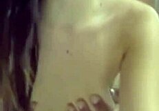 Retro plavi filmski orgazam scena