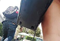 El mejor upskirt de colegiala culona sin bragas