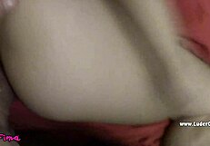 Thuisgemaakte Duitse meid 18+ doggystyle neuk tape