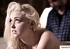 Nevlastní dcera prosí tátu o anal pomoc, je to divoké! 😈