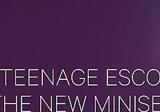 tânără inocentă 18+ învață să lingă curul expert