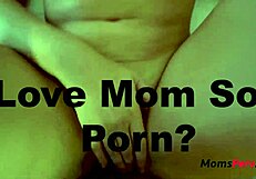 Isotissinen blondi äitipuoli viettelee poikapuolen villiin nussintaan - dana dearmond