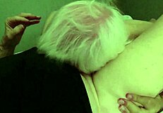 老男人无休止猛吸大屌，激烈原味行动