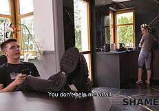 Shame4k, tropecé en affair apasionado con Lucette Nice en medias