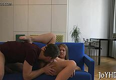 टीनी स्वीटी वाइल्ड गैंगबैंग एक्शन के लिए पैर खोलती है। इस रफ ग्रुप सीन में उसकी लिमिट क्या है?