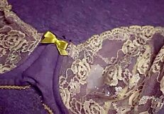 친구 섹시 란제리로 자위, 가끔 옷에 싸게 해줘