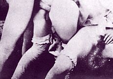 دارك لانترن تكشف اعترافات إيروتيكية لجدات خطوة فيكتوريات بأسلوب ريترو