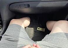 Daj mi ročno v avtu in končaj v usta