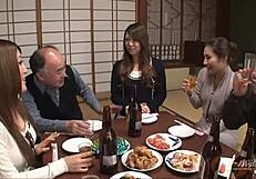 Suptilna zavodljivost: Japanske lepote sa velikim sisama u creampie akciji