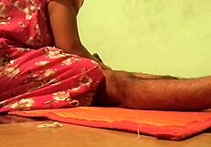 Aunty Desi Menggoda Teman Lelaki Kolej Untuk Seks Panas