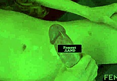 펨보이가 긴 자지를 이렇게 능숙하게 문지르는 거 본 적 있어?