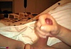 Avrupa Amatörleri Ev Yapımı Sik Sikme ve Döl Aksiyonu Çekiyor