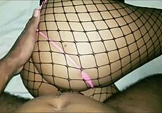 בובה כפופה לזיון כלב עם קרימפיי