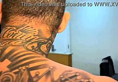 Cumhuriyet Arkadaşları Üçlü Yapar, VIP Kırmızı Ol ve Her Şeyi Tam Gör