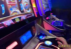 Latina tiener 18+ met grote bubble butt krijgt hardcore geramd.