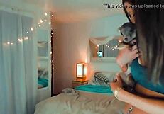 Troia webcam babe si infila le dita nei costumi cosplay!