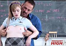 Αδύνατη Dolly Leigh Γαμιέται Σκληρά από τον Δάσκαλο Μουσικής