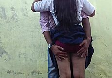 הודית שובבה מפתה מורה בחווה כפרית