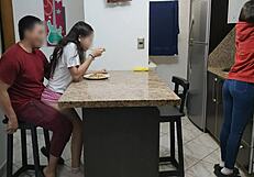 ชอบรู้สึกควยใหญ่ยักษ์ตอนโดนงอตัว เย็ดแรงๆ