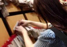 이 매끈한 소녀가 너를 세 번이나 싸게 할 수 있을까?