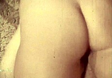 Jam Tangan Vintage dengan Gaya MILF Matang Antik