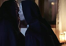 Apakah Aku Berdosa? Charlotte Stokely dan Kenna James dalam permainan biarawati nakal