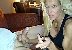 ליווי עם ציצים גדולים מצצת לי את הזין בכוח גולמי