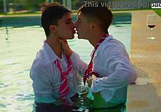 Staxus scena basenowa w college'u taka gorąca i intensywna