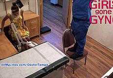 Nonnude BTS s Kristen Martinez a Laineyovými zlobivými teen 18+s povídajícími o jejich divokém filmu gynekologické prohlídky na girlsgonegyno com