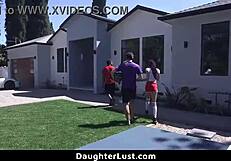 مراهقات سخنين يقولوا: شاركي زب أبونا معانا دلوقتي!