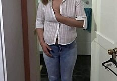 なんで義息子にジーンズに射精してと懇願するのを我慢できないんだ？