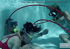 水下口交变狂野双人激战