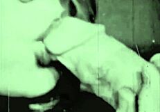 Vilka hemligheter gömmer denna sexiga styvmamma?