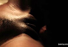 Ébène Zaawaadi prend une double pénétration par SinfulXXX