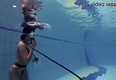 Hei Adeline, kenapa kamu biarin cewek film kamu telanjang di kolam renang hari ini?