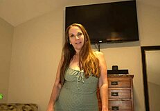 Nginap Bareng Stepmom Panas Jadi Mesum