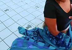 Je suis la prof d'école qui se fait baiser le cul pour la première fois par mon meilleur élève, oh mon dieu