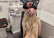 J'ai surpris ma femme en train de sucer la bite du plombier sur caméra cachée