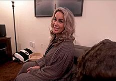 חורגת כפופה במחבוא סודי, מכונה מזיינת את הכוס שלה